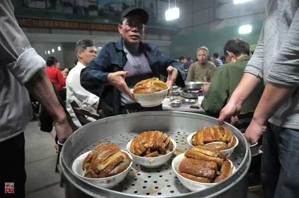 小区里的杀猪事件_精准解释落实