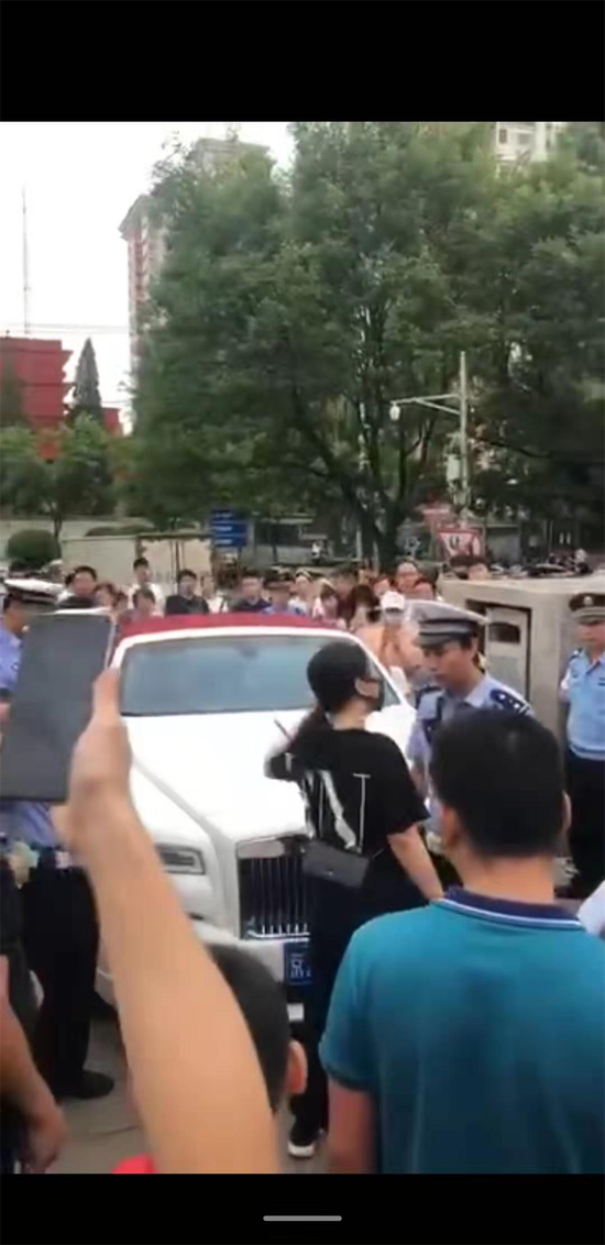 私吞客户买车钱女销售被刑拘怎么办？事件深度分析与应对之道_权威解释