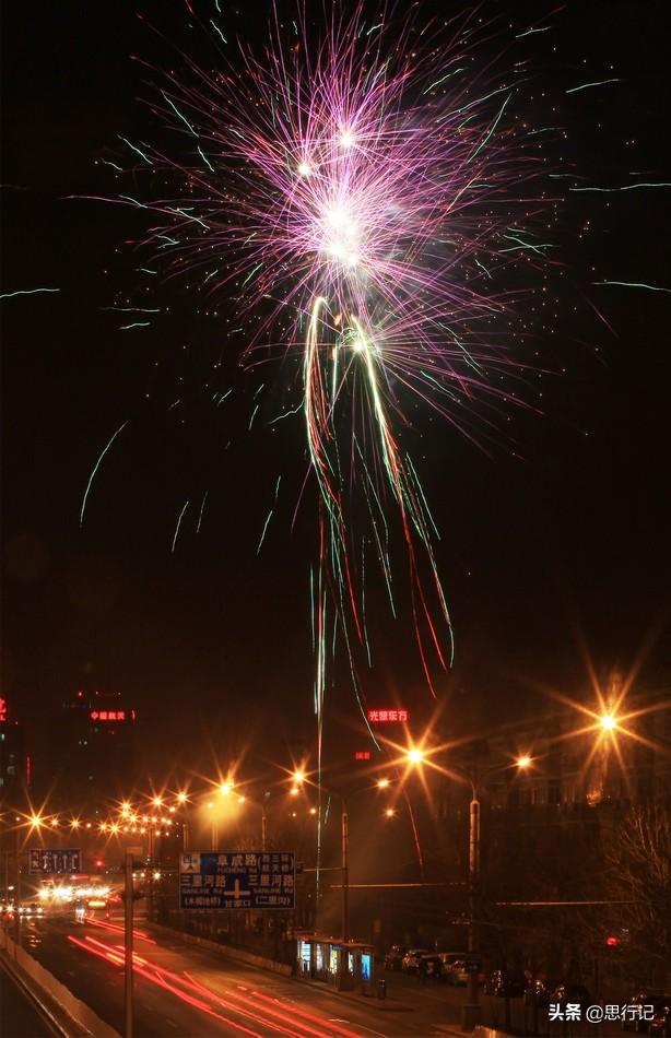 今年过年燃放烟花爆竹，传统与现代的交织