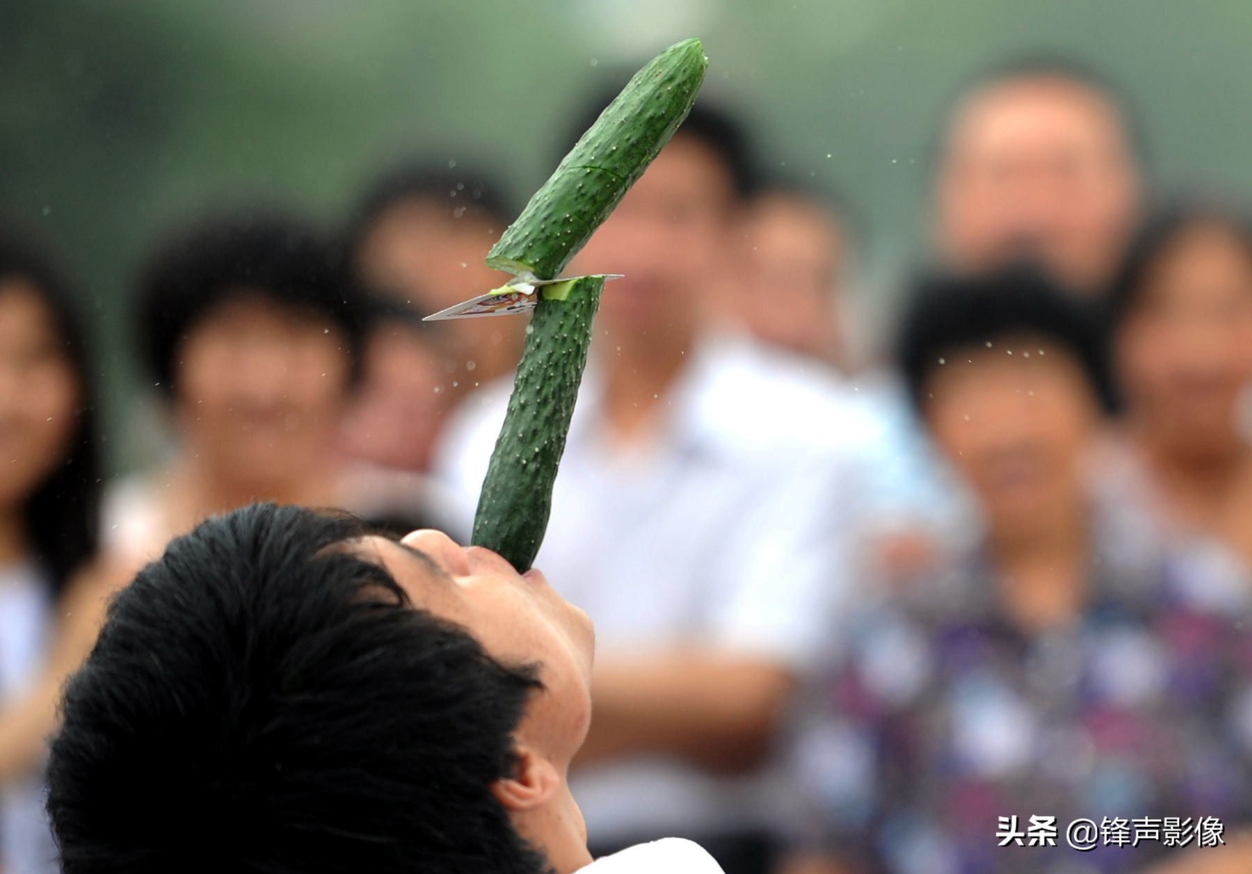 飞牌高手之秘，如何巧妙切断黄瓜