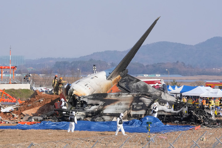 一、悲剧发生，韩国客机坠毁事件震惊全球