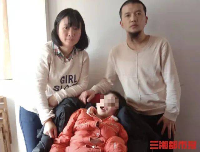 照顧腦癱女兒16年，一位父親的堅韌與無私