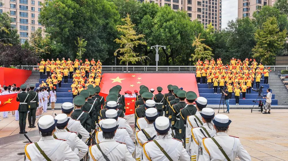 国旗护卫队高歌祖国不会忘记——时代的荣耀与责任