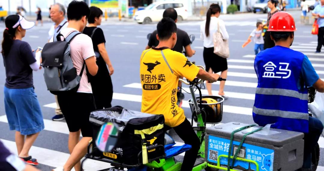 加塞被撞翻視頻，行車安全的重要性與應(yīng)對之道