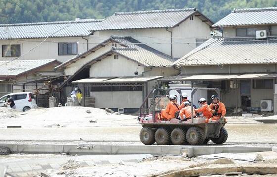 日本首相积极呼吁尽快完成地震灾区重建工作，挑战与希望并存