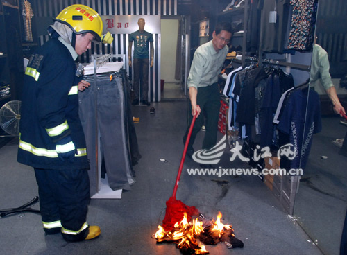 烟花炸坏干洗店衣服的后续影响与反思