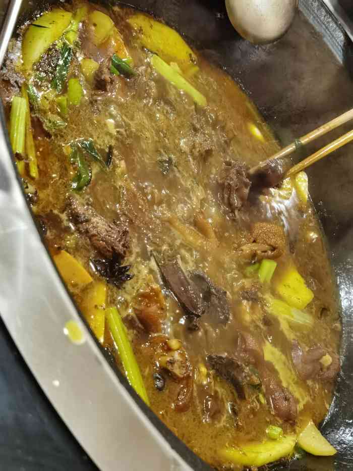 自助铁锅炖肉馆，一场味蕾的盛宴体验