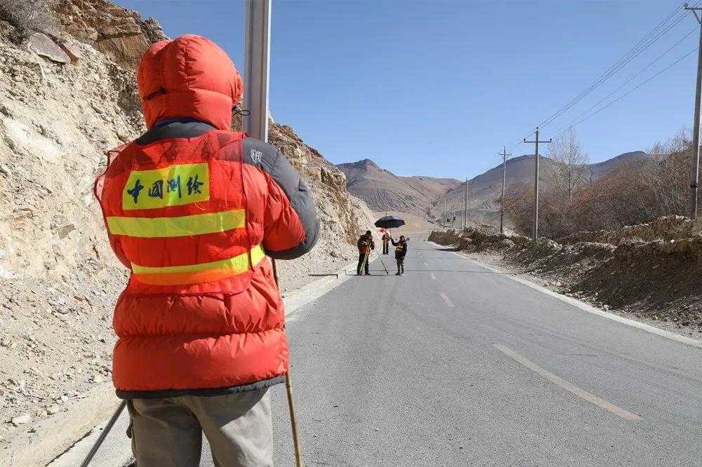 网友前往珠峰大本营遇地震，车狂摇——亲历者的惊险之旅