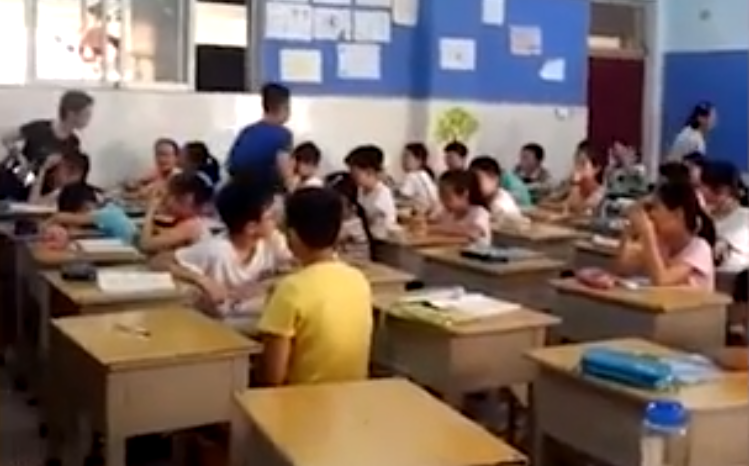 惊爆！幼儿园教师荣誉遭遇冒名顶替，公平何在？