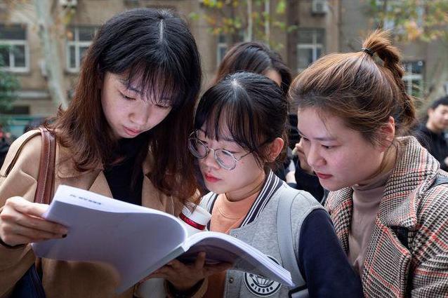 农学生种出银环蛇甘蔗，一次生态与创新的融合奇迹！