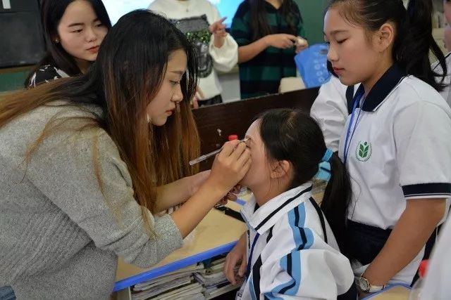 老师镜头下的童年，孩子们小学住校生活的真实写照