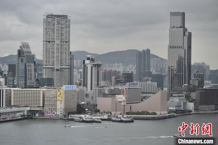 震撼揭秘！香港正版资料免费大全年如何改变L版89.76都市生活？多元生活方式竟如此简单！