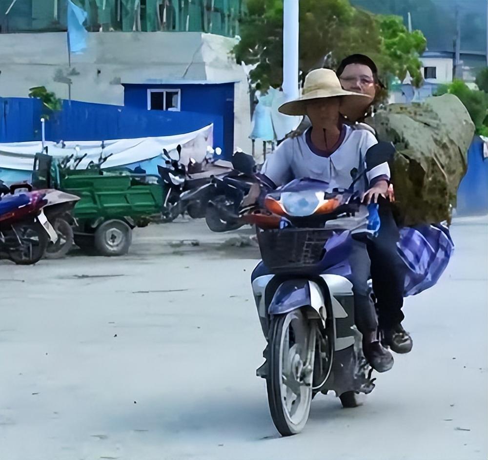 男子上班仅三天遭解雇，七天后再惊闻公司倒闭之谜！深度揭秘背后的故事与法规。