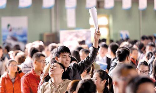 彈性退休引領未來就業新篇章，代表提議給年輕人更多機會，時代呼喚新答案！