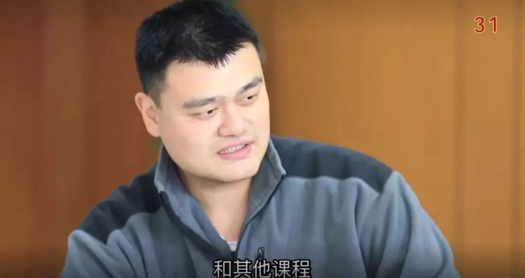 姚明一天屏幕使用時長揭秘，七八小時的幕后故事