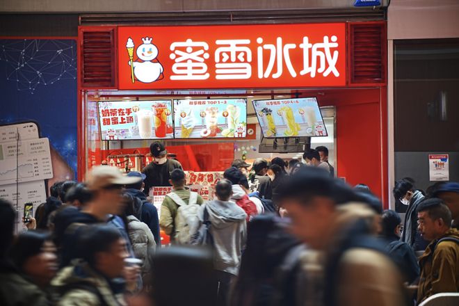 蜜雪冰城上市后首遇食安危机，挑战与机遇并存