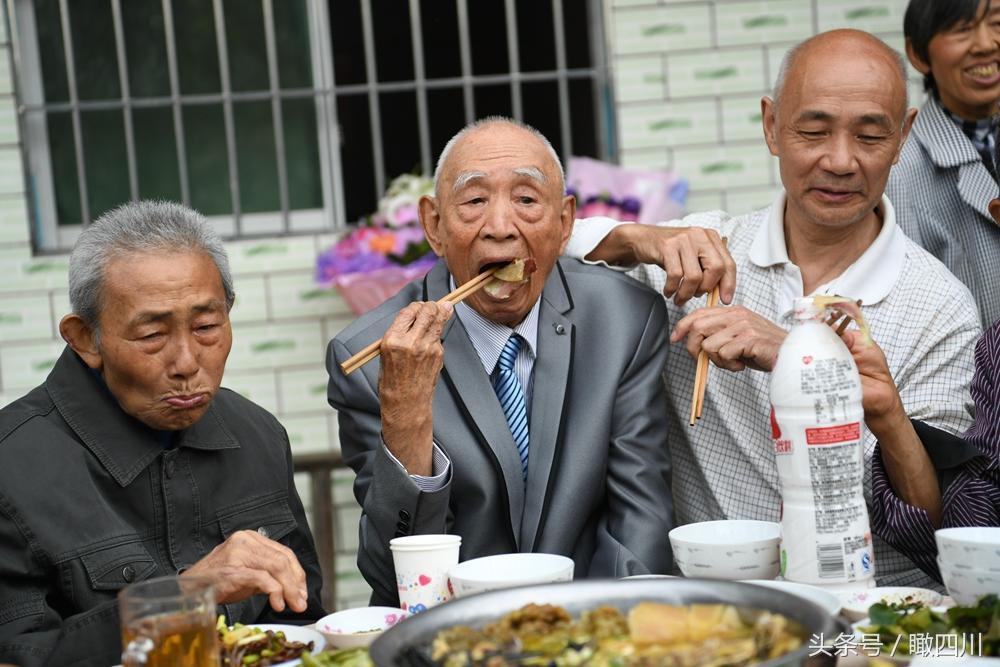 震惊！97年女生理财秘籍大揭秘，如何23天让金条增值近三分之一？揭秘黄金投资的惊人内幕！