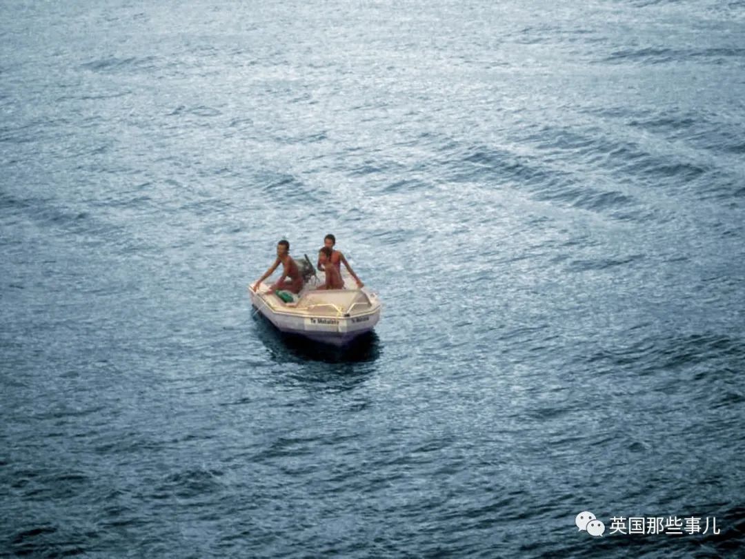 男孩海上漂一天一夜，奇跡生存的神秘之旅與生存挑戰的深度解析