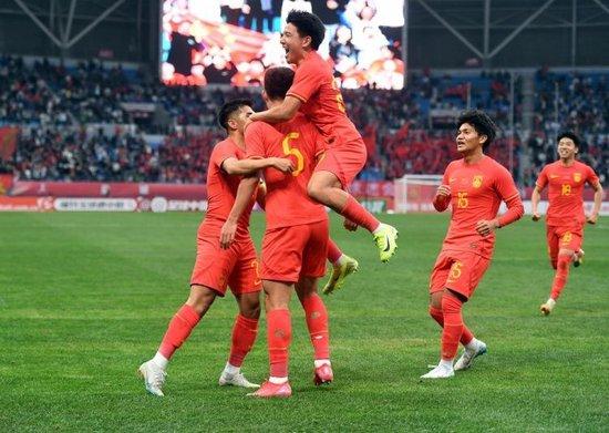 U22国足1-0爆射绝杀韩国，热血时刻铸就历史瞬间！